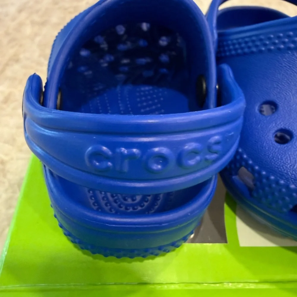 New Baby Crocs Size 2-3